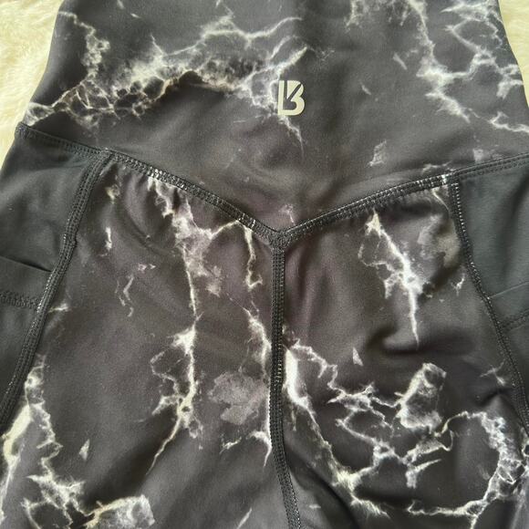 NWT Buffbunny Black and White Marble Athleisure Activewear Leggings Size XXS - Picture 3 of 8
